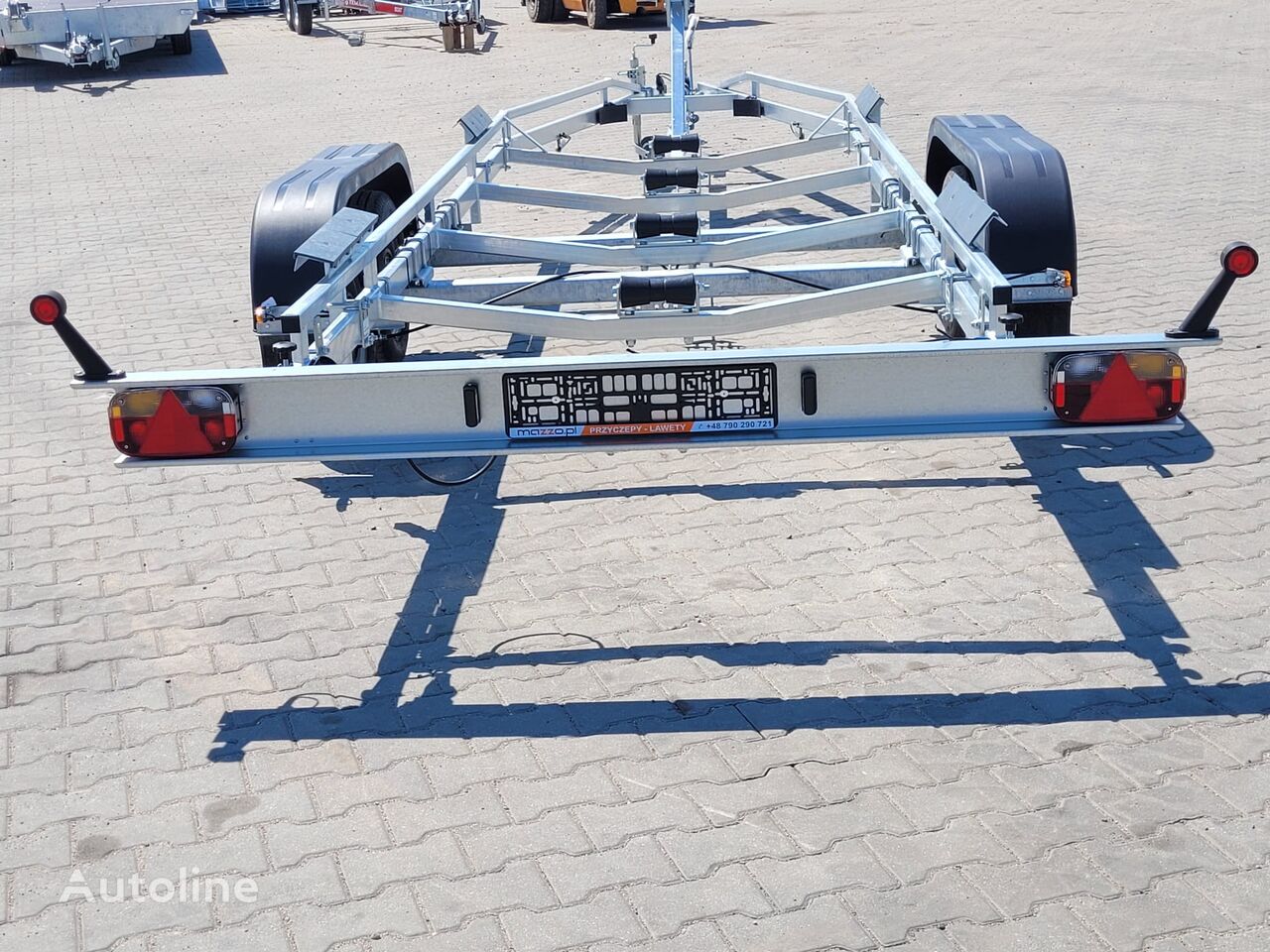 Remolque para barco nuevo B25 Longitud máxima del barco 7,3 m 2.500 kg - Imagen 3