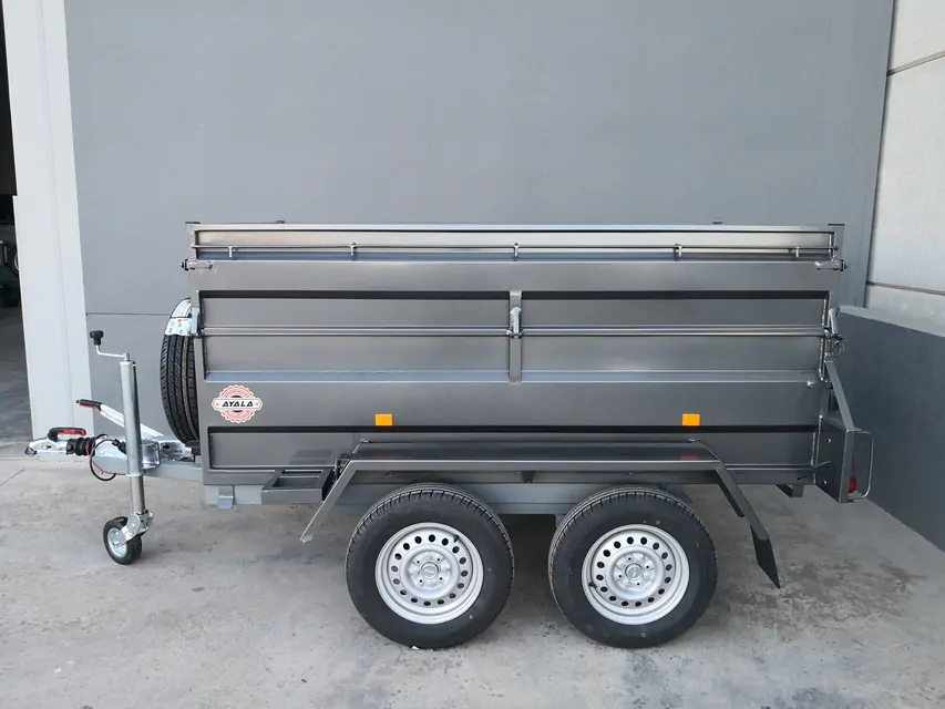 Remolque basculante hidráulico de 2 ejes con soporte lateral – Ruedas en el exterior - Imagen 4
